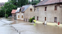 Déšť zvedl na východě hladiny řek! Pršet bude i o víkendu