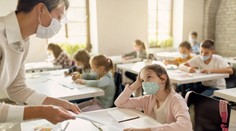 Roušky, izolace, hygiena. Zveřejnili manuál pro otevření škol. PŘEHLED