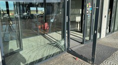Útočník se měl dobývat na letiště v Mladé Boleslavi, policie ho zastřelila