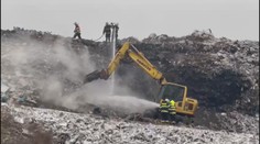 Požár skládky na Děčínsku trápí místní. Vítr rozhání škodlivý kouř do okolí