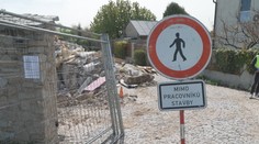 Vila v Dobšicích šla po průtazích k zemi. Majitel ji postavil načerno