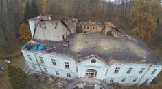 Vyhořelý zámek v Horním Maršově má nového majitele. Chce z něj domov pro seniory