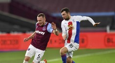 Liverpool vyhrál boj o první místo, Coufal asistoval u remízy West Hamu