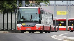 Video z plzeňského autobusu otřáslo internetem. Všichni tleskají reakci řidiče