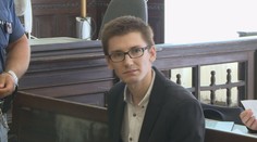 Matku a bratra měl ubodat kvůli penězům! U soudu dostal 20 let
