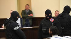 Terorista z Paříže Abdeslam u soudu: "Alláh mě ochrání," věří