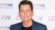 Charlie Sheen vystřízlivěl a věnuje se dětem. Plánuje se vrátit k herectví?
