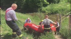 Policie má zřejmě novou stopu ke zmizelému miminku. Hasiči se stáhli