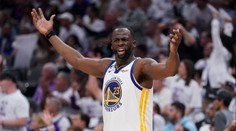 Hvězda NBA nechutně šlápla na soupeře. Legendární Shaq by prý udělal to samé