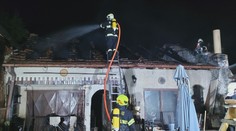 Požár rodinného domu na Břeclavsku. Hasiči zachránili majetek za desítky milionů