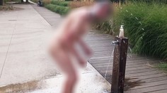 Muž se myl v Pardubicích u veřejného pítka. Šetřím za vodu, hájil se