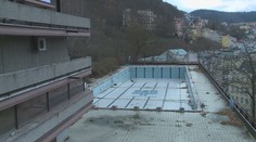 V Thermalu začala rekonstrukce bazénu, stát bude 140 milionů