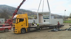 Česká Ves bude mít novou modulární školu. Původní poničila povoděn