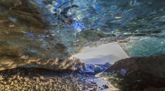 Na turistickou výpravu na Islandu se zřítila ledová stěna. Záchranáři pohřešují dva lidi