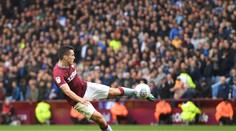 Nejhezčí gól sezóny? Střelce Aston Villy bude těžké překonat