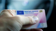 Více než půl milionu Čechů končí platnost řidičáku. Nepatříte mezi ně?