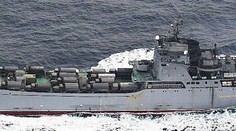 Japonským průlivem zřejmě pluly ruské vojenské lodě. Možná míří do Evropy