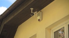 Slivenec a Holyni děsí gang zlodějů. Útočník držel ženě na ulici pistoli u hlavy