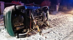 Sněhová kalamita omezila provoz na dálnici D3, tisíce lidí neměly elektřinu