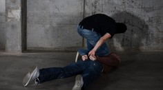 Žárlivý milenec zabil svého soka a snědl mu srdce! Použil vidličku a nůž