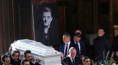 Francie se loučí: Tři prezidenti, motorkáři, zákaz pro Le Penovou