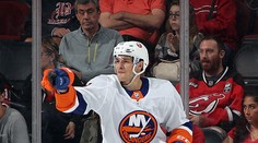 Barzal sestřelil Capitals hattrickem, Boston padl a dál balancuje na hraně