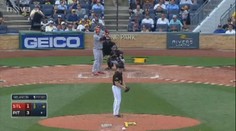 VIDEO: Baseballistovi vylétla pálka! V hledišti zranila divačku
