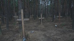 U Izjumu našli hromadné pohřebiště. Von der Leyenová chce Putina u soudu