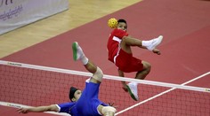 Trochu jiný nohejbal! Akrobati z Asie mají fantastické smeče