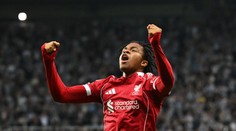 Liverpool spasil zázračný mladík. Reds mu měsíčně platí almužnu, cílí na Zlatý míč