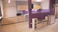Ceny nemovitostí strmě klesají. Ekonomové radí, kdy koupit byt či dům