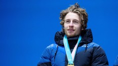 Olympijský vítěz se brutálně zranil! Nohu si propíchl hůlkou. FOTO