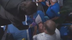 Boxer minul a trefil rozhodčího místo soupeře. Z ringu ho odnesli na nosítkách