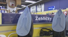 EU chce zavést digitální pas pro výrobky. Podle kritiků může zboží prodražit