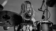 Bubeník slavné skupiny Foo Fighters nečekaně zemřel. Bylo mu 50 let