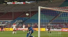 Borec na konec: Kevin Kampl skóroval parádní střelou z dálky