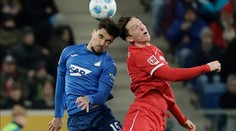 Hoffenheim s Hložkem v sestavě uhrál remízu, tři Češi zůstali na lavičce