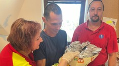 Do nemocnice už to rodička nestihla. Miminko přivedli záchranáři na svět u ní doma