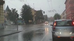 Na Česko udeřily silné bouřky, v noci hrozí rozvodnění řek