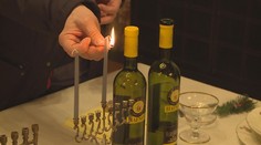 VIDEO: V brněnské vile Šťastný se rozzářil chanukový svícen