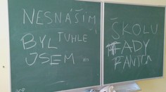 Fantom nechal ve škole vzkaz a ukradl část počítače. Šlo o žáka