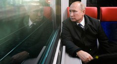 Vladimir Putin má strach z puče. Cestuje proto jen obrněným vlakem
