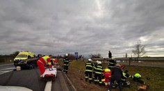 Čelní srážka u Rozkoše si vyžádala sedm zraněných. Zasahoval vrtulník