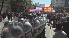 Tisíce lidí v Argentině vyšly do ulic. Nesouhlasí s řešeními ekonomické krize