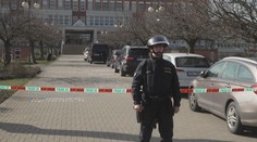 Univerzitám někdo vyhrožuje střelbou. Policie evakuovala kampus v Hradci