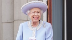 Alžběta II. je nejdéle vládnoucí panovnicí Británie. Řešila politiku i rodinná dramata
