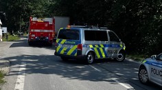 Kamion na jihu Čech srazil motorkáře. Muž i přes snahu lékařů zemřel