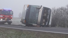 Řidiči hrozí až 5 let vězení. Před 2 lety převrátil autobus plný studentů