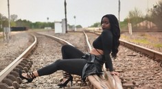 Snila o kariéře modelky. Při prvním focení ji smetl vlak