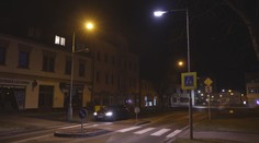 Města kvůli úsporám vypínají veřejné osvětlení. Někteří lidé to chválí, jiní kritizují